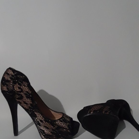 EUC Black lace look peep toe heals - Picture 3 of 4